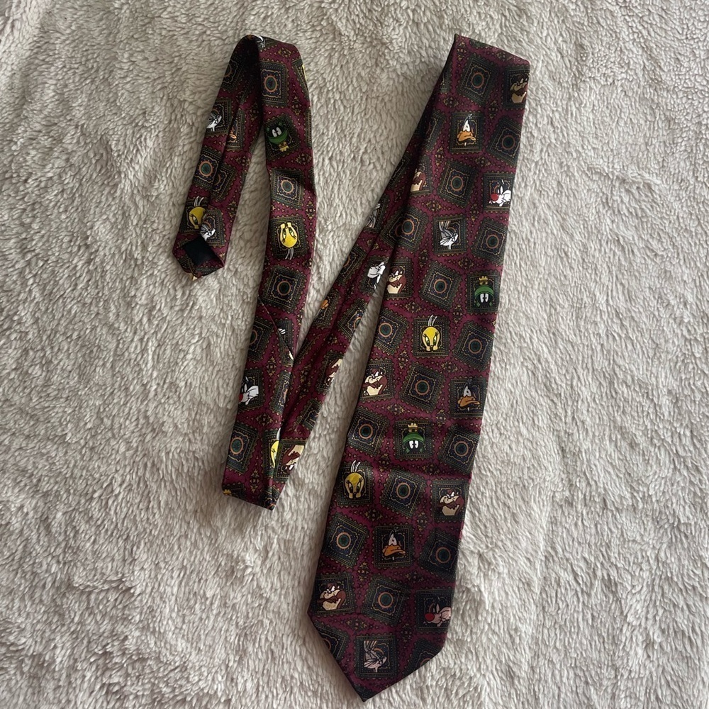 Looney Tunes vintage 90s novelty print Tweety Taz Martian Bugs Daffy neck tie